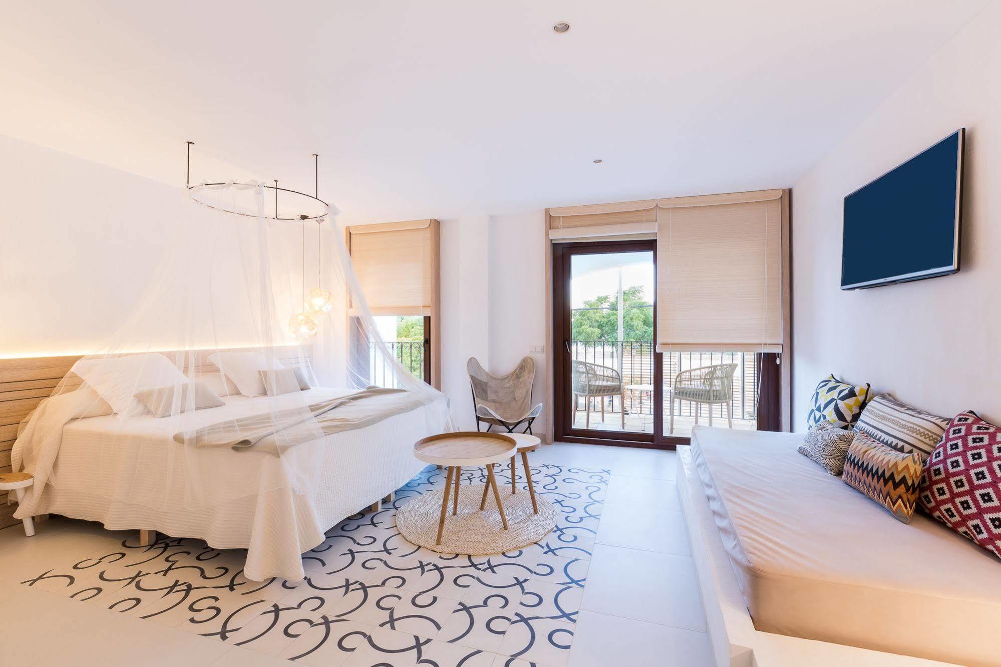 Gatzara Suites Santa Gertrudis Santa Gertrudis  Exterior photo